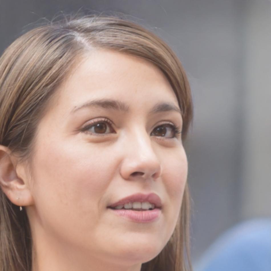 Instructora María González especialista en finanzas